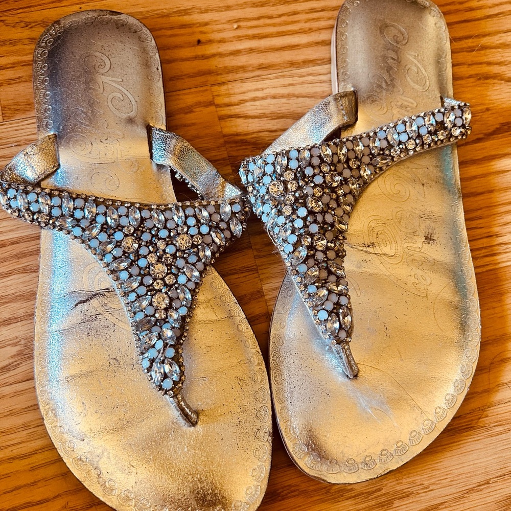 Elegant Gold and Silver Women's Sandals from Naughty Minkey sz 7